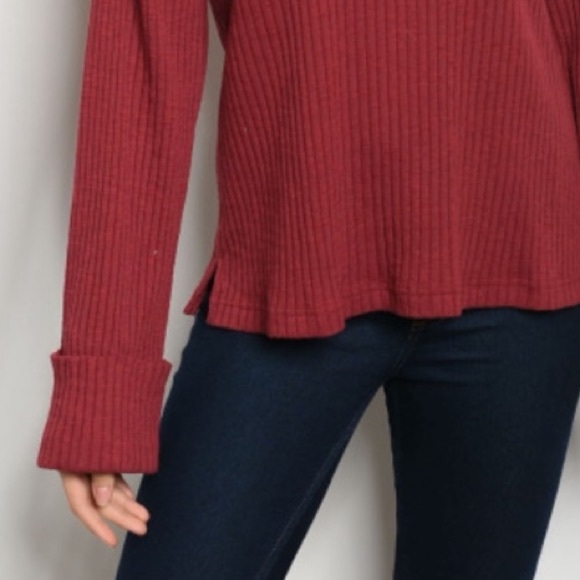 ✳️✳️✳️✳️✳️ RIBBED HOLIDAY RED TOPS - Picture 3 of 3